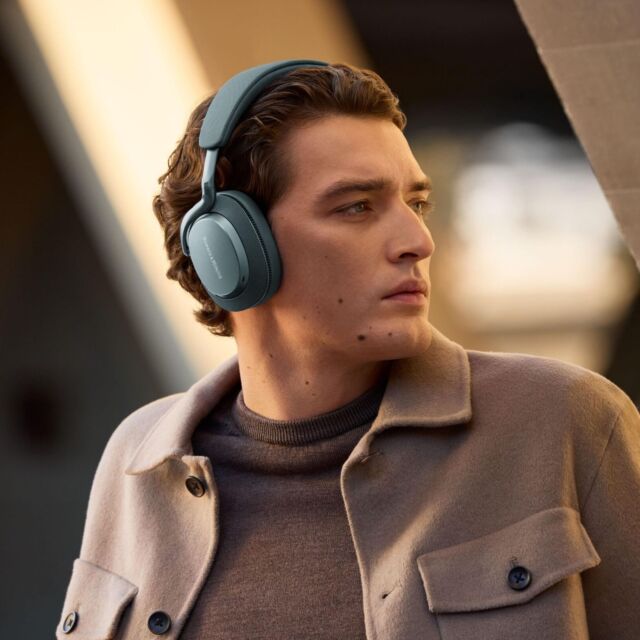 Bowers and Wilkins PX7 S3 Over-Ear Noise Cancelling Headphones Frost Blue