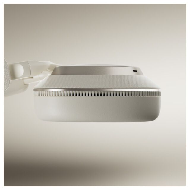 Bowers + Wilkins PX7 S3 Over-Ear Noise Cancelling Wireless Bluetooth Headphones Canvas white