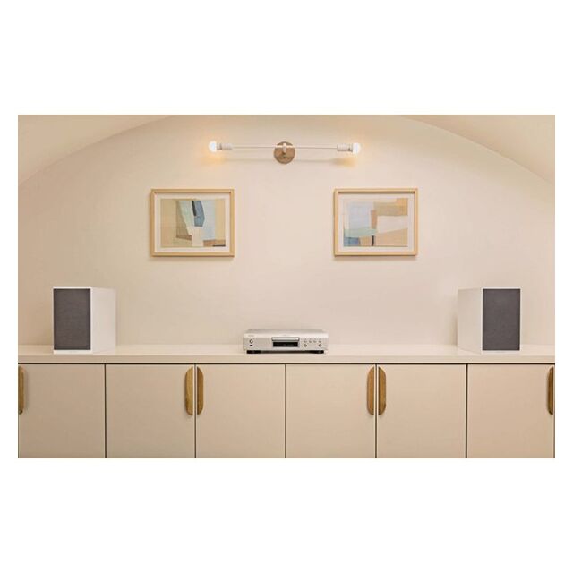 Denon DCD-900NE CD Player in Silver Advanced AL32 Processing