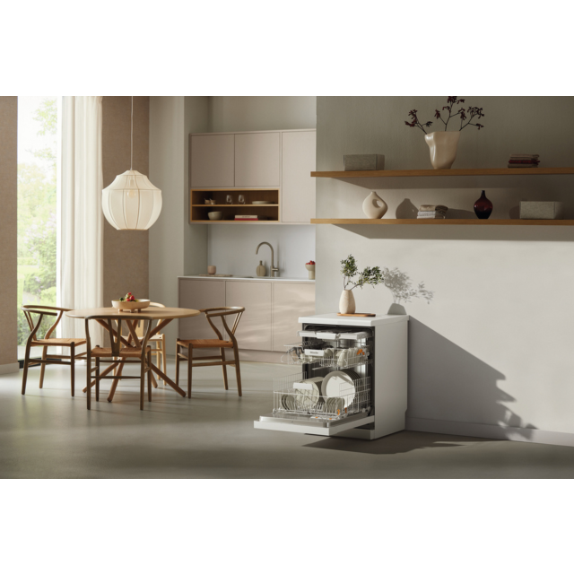 Miele G 5611 SC Dishwasher in Brilliant White, 14 Settings