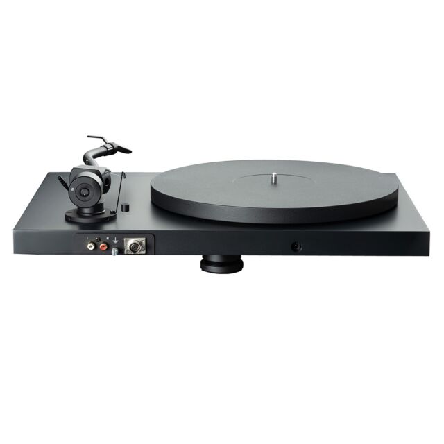 Pro-Ject Debut PRO S Balanced Turntable in Satin Black