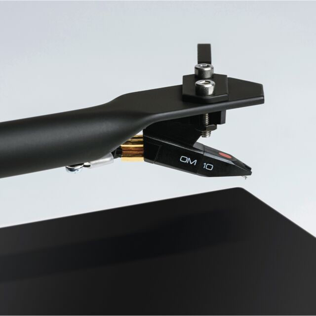Pro-Ject PEANUTS Limited Edition Turntable