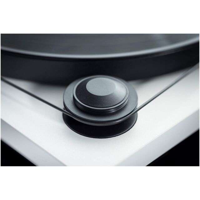 Pro-Ject Primary E Phono Turntable in Black With Ortofon OM cartridge