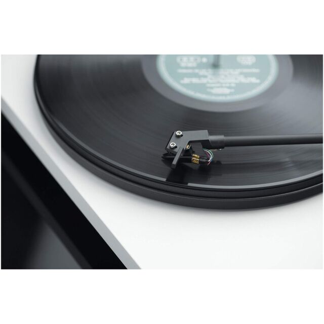 Pro-Ject Primary E Phono Turntable in Black With Ortofon OM cartridge