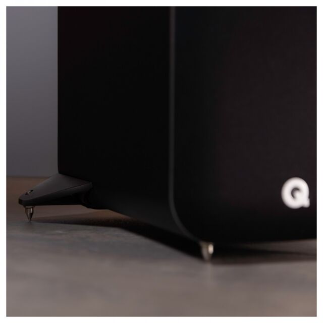 Q Acoustics M40 Bluetooth Powered Floor standing Speakers in Black