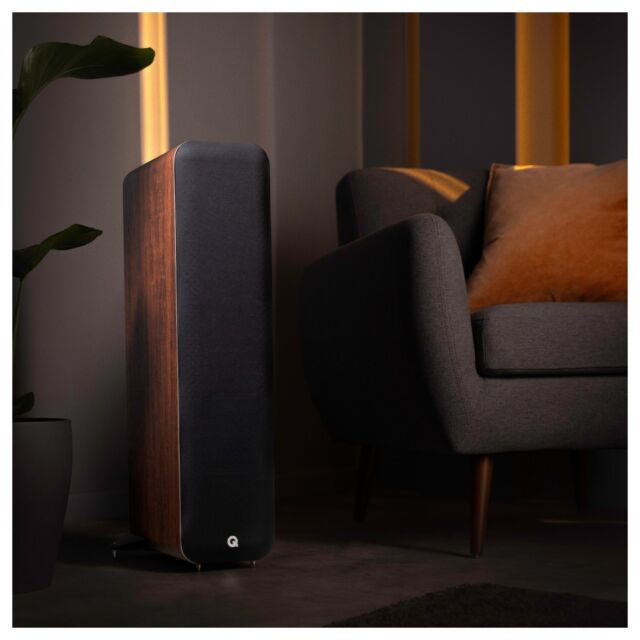 Q Acoustics M40 Bluetooth Powered Floor standing Speakers in Walnut