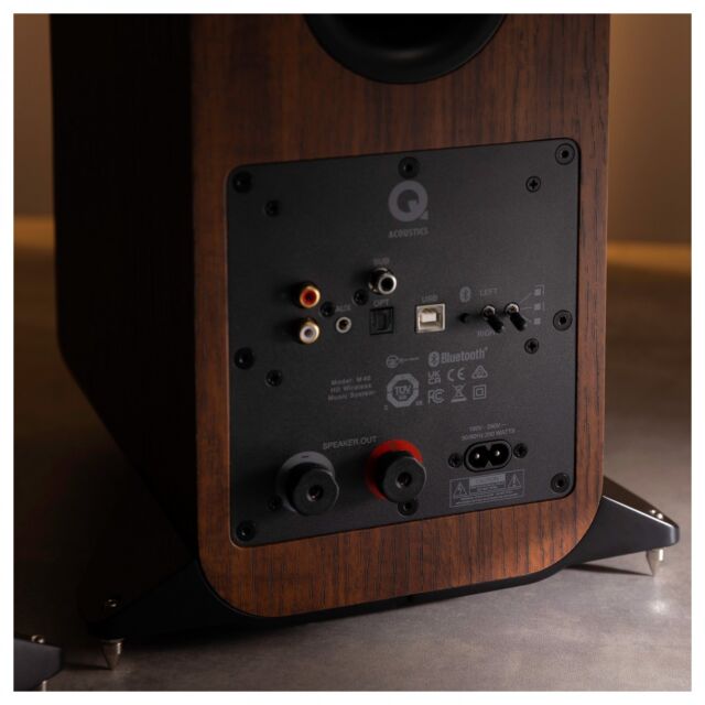 Q Acoustics M40 Bluetooth Powered Floor standing Speakers in Walnut