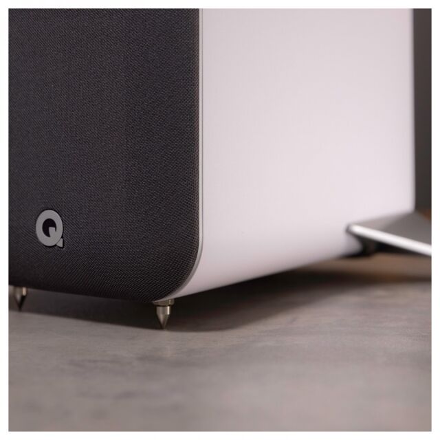 Q Acoustics M40 Bluetooth Powered Floor standing Speakers in White