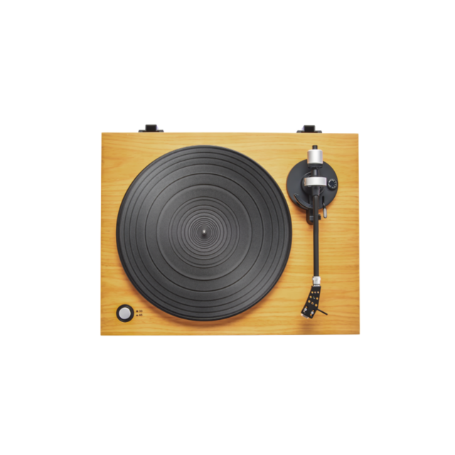 Roberts STYLUS Belt-drive Turntable with USB connection and built-in preamplifier in wood