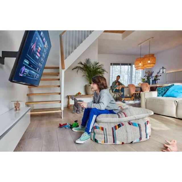 Vogels TVM3665 Comfort Series Display Wall Mount (Ideal For Oled), 40-77inch, Turn - Double Arm