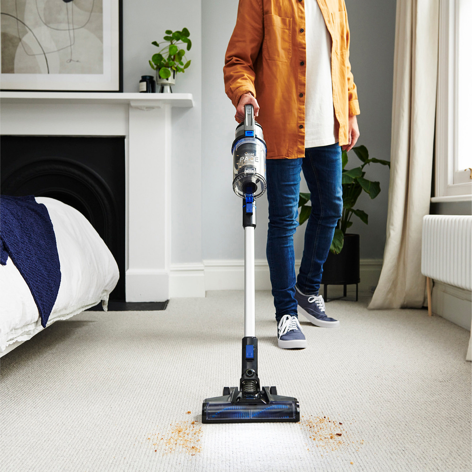 Side view of VAX CLSV-PAKS Cordless Vacuum Cleaner - Graphite & Blue
